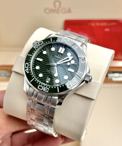 omega seamaster diver 300m dial green 42mm