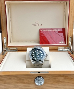 omega seamaster diver 300m dial green 42mm