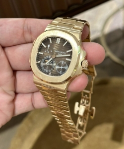 Patek Philippe nautilus 5712r brown dial 18k solid gold 40mm