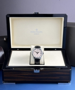 Patek Philippe calatrava 5227g mechanical ivory dial 39mm