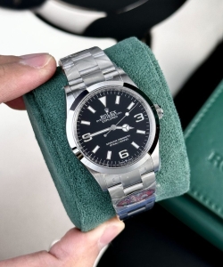 Rolex explorer 214270 black dial 36mm