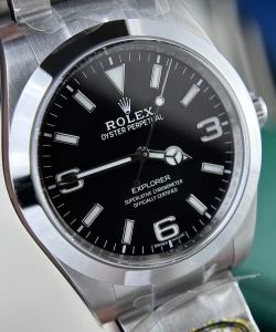 Rolex explorer 214270 black dial metal wire 39mm