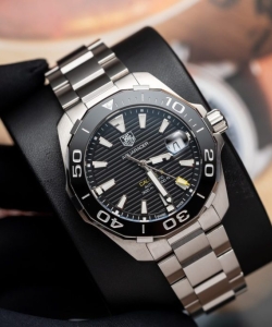 tag heuer aquarace black dial motif raye 43mm