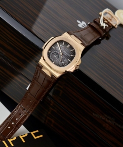 Patek Philippe nautilus 5712r rose gold 40mm