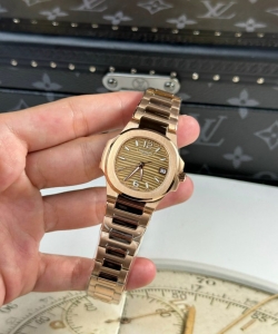 Patek Philippe nautilus 7010 rose gold womens 32mm