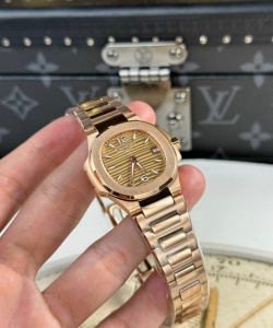 Patek Philippe nautilus 7010 rose gold womens 32mm