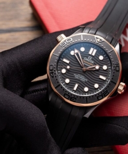 omega seamaster black dial rubber strap 42mm