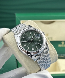 Rolex datejust 126334 green motif dial 41mm