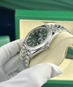 Rolex datejust 126334 green motif dial 41mm