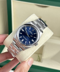 Rolex oyster perpetual 126000 blue dial clean fatory 36mm