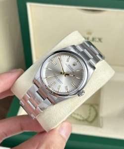 Rolex watch oyster perpetual 126000 silver dial 36mm