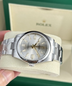 Rolex oyster perpetual 124300 silver dial 41mm