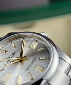 Rolex oyster perpetual 124300 silver dial 41mm