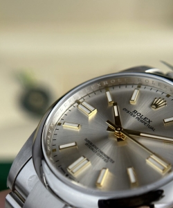 Rolex oyster perpetual 124300 silver dial 41mm