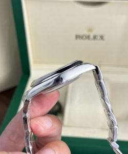 Rolex oyster perpetual 124300 silver dial 41mm