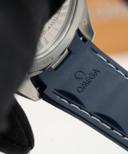 omega seamaster aqua terra blue dial rubber strap 43mm