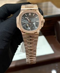 Patek Philippe nautilus 5712r gold wrapped 40mm