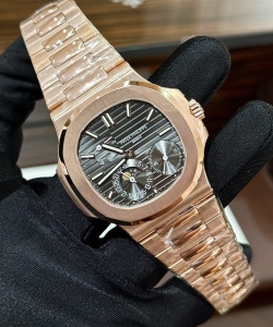 Patek Philippe nautilus 5712r gold wrapped 40mm