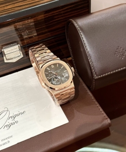 Patek Philippe nautilus 5712r gold wrapped 40mm