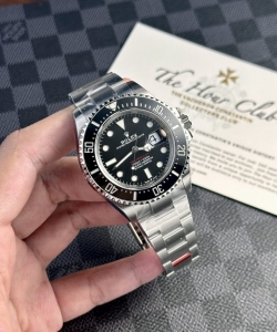 Rolex sea-dweller 126600 black dial 43mm