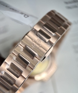 Patek Philippe nautilus 7118 gold wrapped 35.2mm