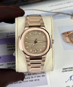 Patek Philippe nautilus 7118 gold wrapped 35.2mm