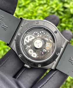 hublot takashi murakami rainbow ceramic rubber strap 45mm