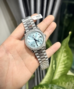 Rolex day-date ice blue dial number pile arabic 40mm