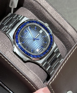 Patek Philippe nautilus 5723custom benzel sapphire blue 40mm