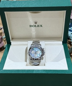 Rolex daytona mother of pearl and moissanite diamonds dial 40mm