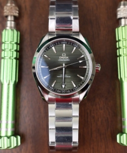 omega seamaster aqua terra green dial metal wire 41mm