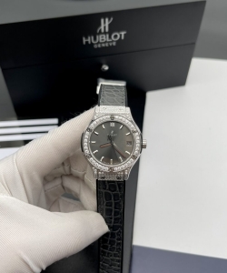 hublot classic fusion womens gray dial 33mm