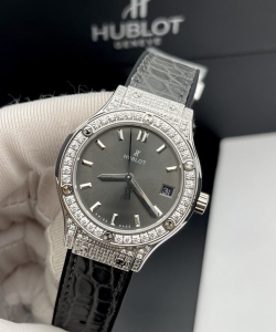 hublot classic fusion womens gray dial 33mm