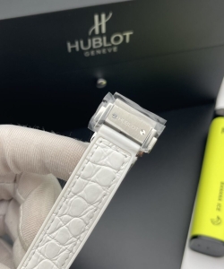 hublotclassic fusion womens white dial 33mm