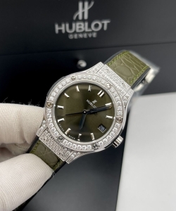 hublot classic fusion womens green dial 33mm