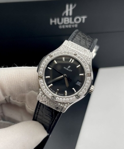 hublot classic fusionwomens black dial 33mm