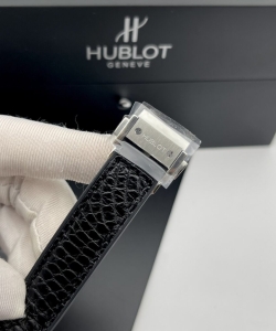 hublot classic fusionwomens black dial 33mm