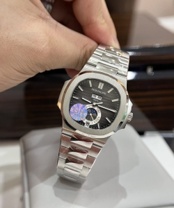 Patek Philippe nautilus 5726g dial gray 40.5mm