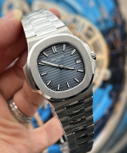 Patek Philippe nautilus 5811 blue dial 41mm