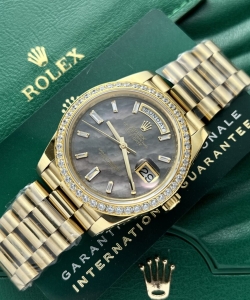 Rolex day-date watch mother of pearl dial president strap 40mm