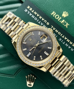 Rolex day-date watch mother of pearl dial president strap 40mm