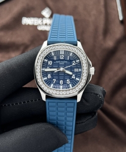 Patek Philippe aquanaut 5067 watch blue dial rubber strap 35.6mm