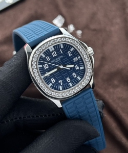 Patek Philippe aquanaut 5067 watch blue dial rubber strap 35.6mm