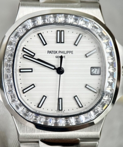 Patek Philippe nautilus 5723 white dial metal wire 40mm