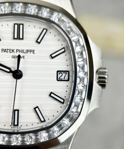 Patek Philippe nautilus 5723 white dial metal wire 40mm