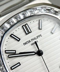 Patek Philippe nautilus 5723 white dial metal wire 40mm