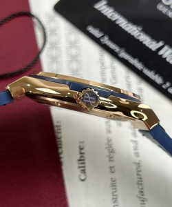 hublot classic fusion king gold blue dial 42mm