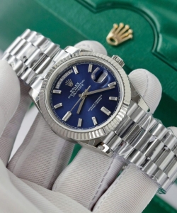 Rolex day-date 228236 dial blue weight 178gram 40mm