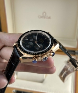 omega speedmaster moonwatch black dial 44mm