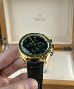 omega speedmaster moonwatchgreen dial 44mm